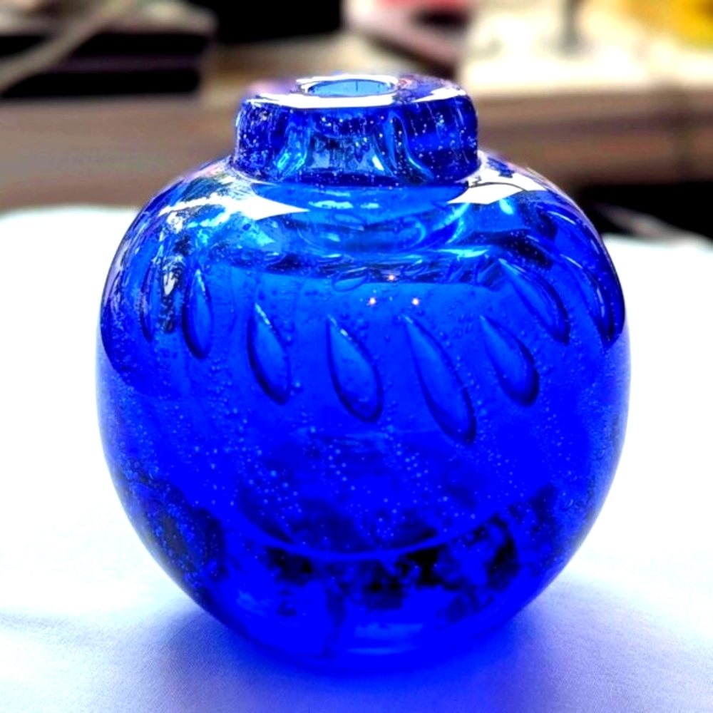 Vtg GLASSWORKS Canada  Art Glass Small Bud Vase Blue Hand Blown Bubble 3" Marked
